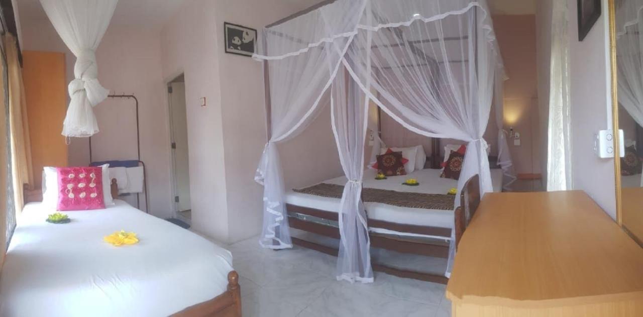 Wijenayake'S - Beach Haven Guest House - Galle Fort Exterior photo